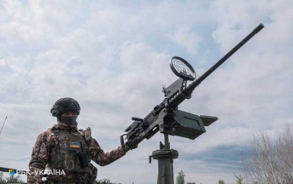 РФ вночі запускала на Київ дрони та крилаті ракети, ймовірно Іскандер-К, - КМВА
РФ вночі запускала на Київ дрони та крилаті ракети, ймовірно Іскандер-К, - КМВА