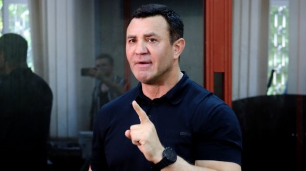Суд продлил круглосуточный домашний арест депутата Тищенко Суд продлил круглосуточный домашний арест депутата Тищенко