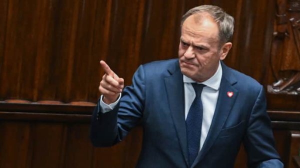 Туск порекомендовал всем сторонникам «Северных потоков» промолчать и извиниться Туск порекомендовал всем сторонникам «Северных потоков» промолчать и извиниться