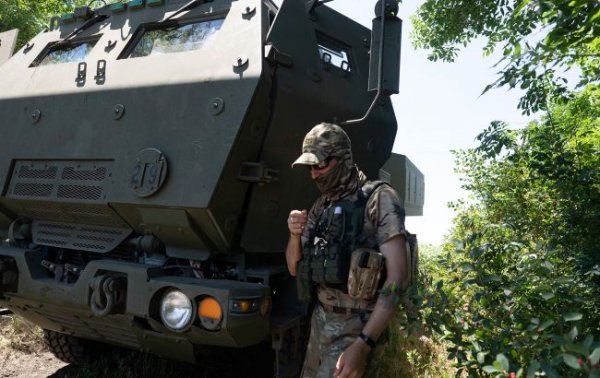 Росіяни заявили, що ЗСУ знищили стратегічно важливий міст у Курській області
Росіяни заявили, що ЗСУ знищили стратегічно важливий міст у Курській області