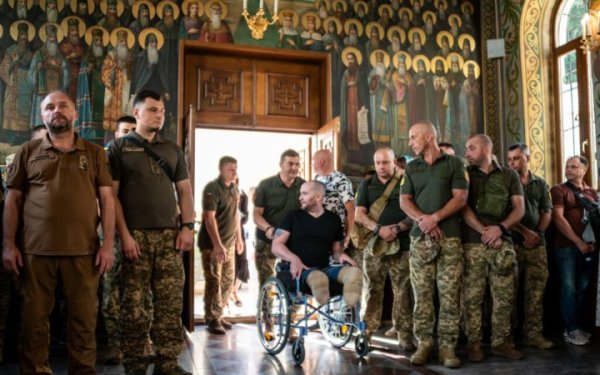 В Києві на території Нижньої лаври відкрився військовий храм
В Києві на території Нижньої лаври відкрився військовий храм