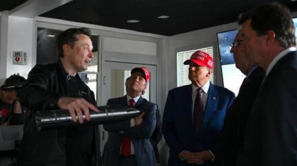Трамп вместе с Маском наблюдал за запуском Starship SpaceX Трамп вместе с Маском наблюдал за запуском Starship SpaceX