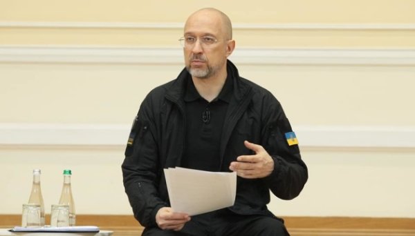 Через російські обстріли без електрики залишаються ще близько 220 тисяч абонентів - Шмигаль Через російські обстріли без електрики залишаються ще близько 220 тисяч абонентів - Шмигаль