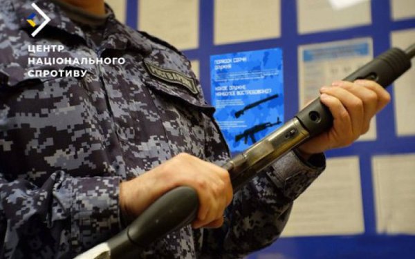 Росіяни відбирають зброю у мисливців на ТОТ для потреб ЗС РФ
Росіяни відбирають зброю у мисливців на ТОТ для потреб ЗС РФ