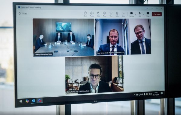 Укрнафта підписала угоду з Shell про придбання автозаправних станцій - Чернишов Укрнафта підписала угоду з Shell про придбання автозаправних станцій - Чернишов