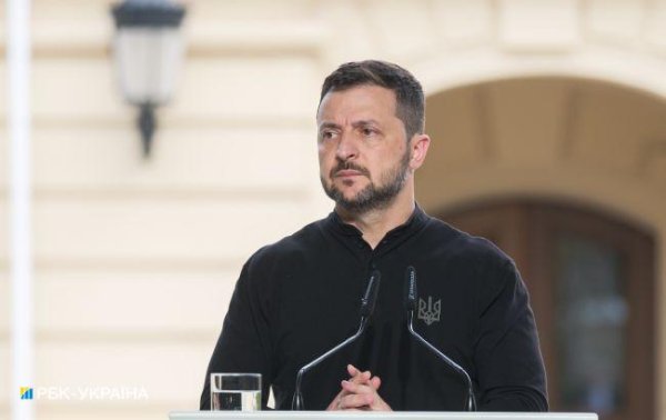 Зеленський зробив заяву про вибори в Україні: є деякі люди, які зголодніли до влади
Зеленський зробив заяву про вибори в Україні: є деякі люди, які зголодніли до влади