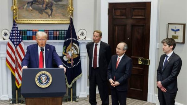 Трамп объявил об инвестициях $500 миллиардов в развитие ИИ-инфраструктуры США Трамп объявил об инвестициях $500 миллиардов в развитие ИИ-инфраструктуры США