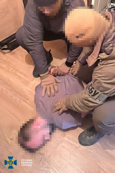 У Києві затримали посадовця одного із найбільших банків України, який донатив на армію РФ У Києві затримали посадовця одного із найбільших банків України, який донатив на армію РФ