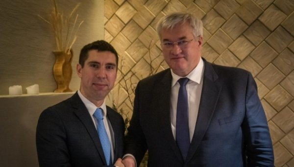 Глави МЗС України і Молдови обговорили енергетичну безпеку, вступ до ЄС та протидію Росії Глави МЗС України і Молдови обговорили енергетичну безпеку, вступ до ЄС та протидію Росії