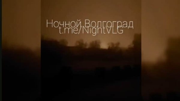 В российском Волгограде беспилотники атаковали район НПЗ и нефтебазы – СМИ В российском Волгограде беспилотники атаковали район НПЗ и нефтебазы – СМИ