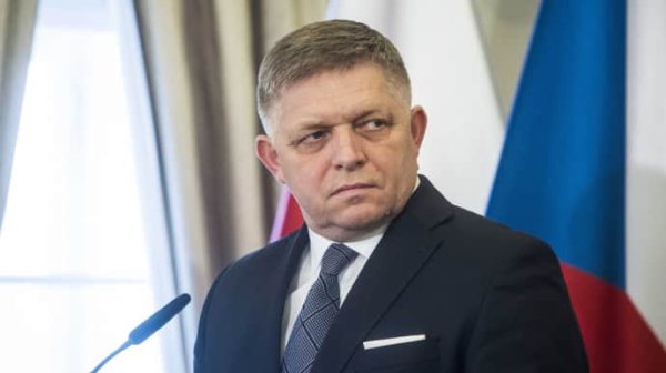 Фицо назвал Зеленского врагом Словакии из-за газовых проблем Фицо назвал Зеленского врагом Словакии из-за газовых проблем