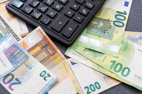 Курс валют на 28 января: доллар в банках прибавил 5 копеек, а евро — 10 копеек
Курс валют на 28 января: доллар в банках прибавил 5 копеек, а евро — 10 копеек