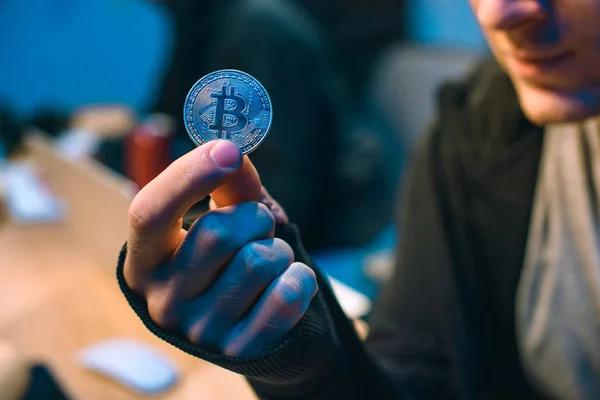 Курс биткоина упал до минимума за 2 месяца. Что происходит на крипторынке
Курс биткоина упал до минимума за 2 месяца. Что происходит на крипторынке
