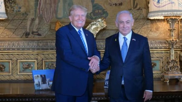Трамп отправит почти 2 тысячи 900-килограммовых бомб в Израиль Трамп отправит почти 2 тысячи 900-килограммовых бомб в Израиль
