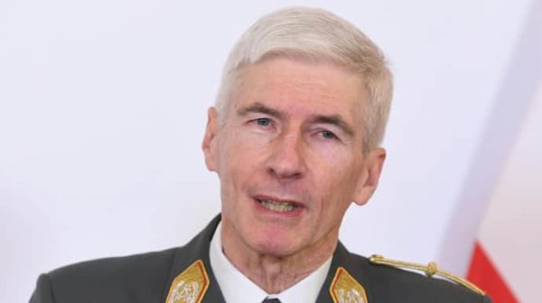 Генерал ЕС предлагает многонациональную миссию ООН для контроля за прекращением огня в Украине Генерал ЕС предлагает многонациональную миссию ООН для контроля за прекращением огня в Украине