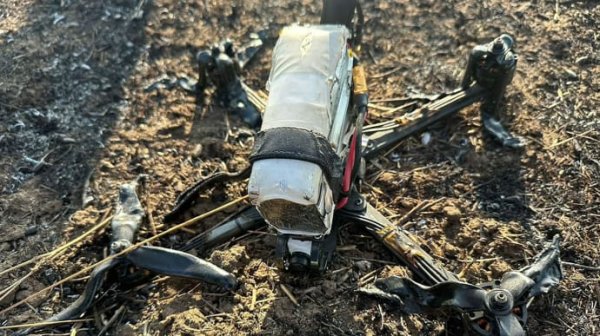 Россияне с дрона атаковали Антоновку: убили мужчину и ранили женщину Россияне с дрона атаковали Антоновку: убили мужчину и ранили женщину