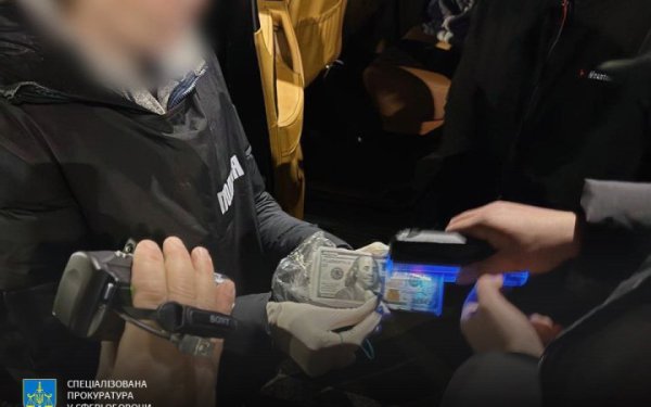 На Львівщині викрили переправника, який за $21 тис. організовував чоловікам виїзд до Польщі
На Львівщині викрили переправника, який за $21 тис. організовував чоловікам виїзд до Польщі