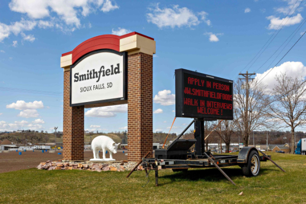 Smithfield Foods, крупнейший в мире производитель свинины, успешно вышел на биржу
Smithfield Foods, крупнейший в мире производитель свинины, успешно вышел на биржу