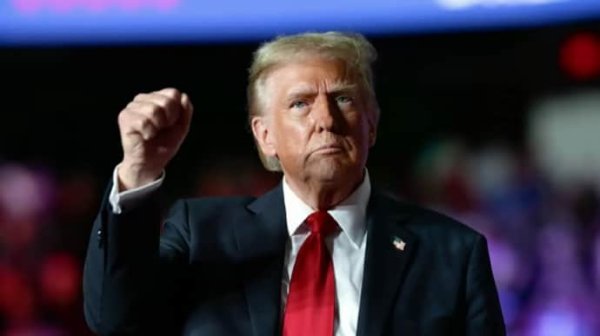 Трамп заявил о возобновлении работы TikTok в США Трамп заявил о возобновлении работы TikTok в США