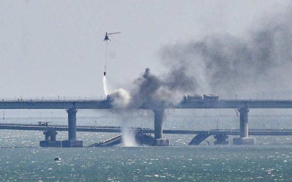 Російські окупанти запровадили паспортний контроль на в’їзді на Керченський міст
Російські окупанти запровадили паспортний контроль на в’їзді на Керченський міст