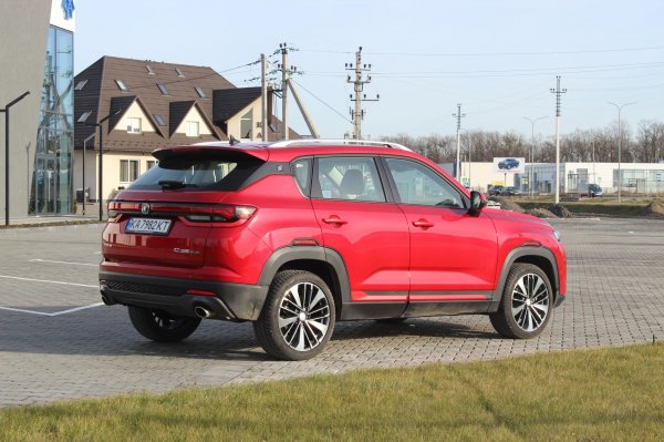 Тест-драйв Changan CS35 Plus: переваги та недоліки міського кросовера
Тест-драйв Changan CS35 Plus: переваги та недоліки міського кросовера