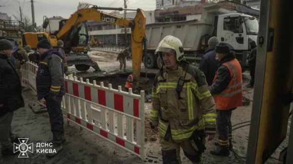 В Киеве завершили аварийно-спасательные работы после утреннего удара баллистикой В Киеве завершили аварийно-спасательные работы после утреннего удара баллистикой