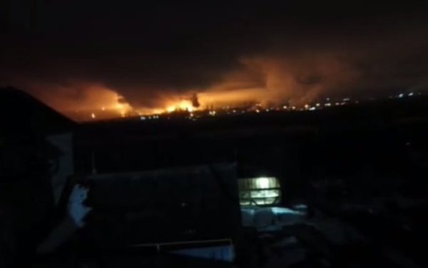 У російському Нижньому Новгороді палає НПЗ "Лукойл"
У російському Нижньому Новгороді палає НПЗ "Лукойл"