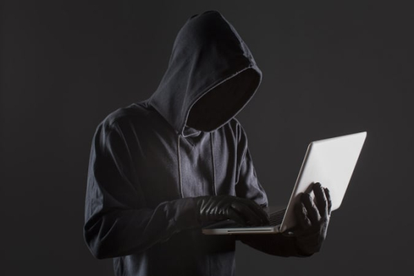 Более 60% украинцев сталкивались с кибер- и телефонными мошенниками в 2024 году — опрос Viber
Более 60% украинцев сталкивались с кибер- и телефонными мошенниками в 2024 году — опрос Viber