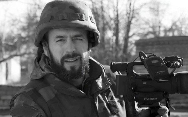 На фронті загинув військовий фотограф та оператор, воїн 92-ї бригади Руслан Ганущак
На фронті загинув військовий фотограф та оператор, воїн 92-ї бригади Руслан Ганущак
