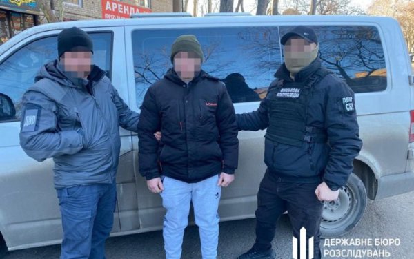Житель Херсона працював на росіян під час окупації, а зараз ледь не потрапив до ЗСУ, - ДБР
Житель Херсона працював на росіян під час окупації, а зараз ледь не потрапив до ЗСУ, - ДБР