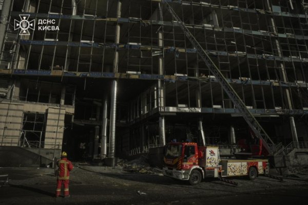 В Киеве завершили аварийно-спасательные работы после утреннего удара баллистикой В Киеве завершили аварийно-спасательные работы после утреннего удара баллистикой