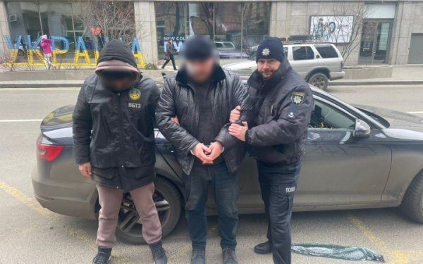 Поліція підозрює мешканця Харкова у зловживанні впливом
Поліція підозрює мешканця Харкова у зловживанні впливом
