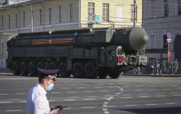 Уламки "Орешника" розкрили правду про вік "нової" російської ракети, - The Economist
Уламки "Орешника" розкрили правду про вік "нової" російської ракети, - The Economist