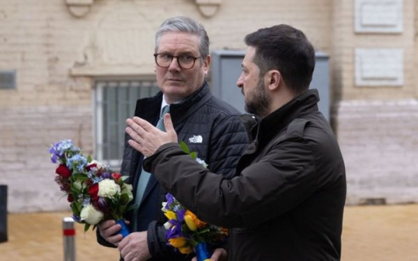 Головне за четвер, 16 січня: наслідки атаки дронів на Київ, 100-річна угода між Україною та Британією
Головне за четвер, 16 січня: наслідки атаки дронів на Київ, 100-річна угода між Україною та Британією