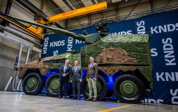Україні передали першу колісну гаубицю RCH 155
Україні передали першу колісну гаубицю RCH 155