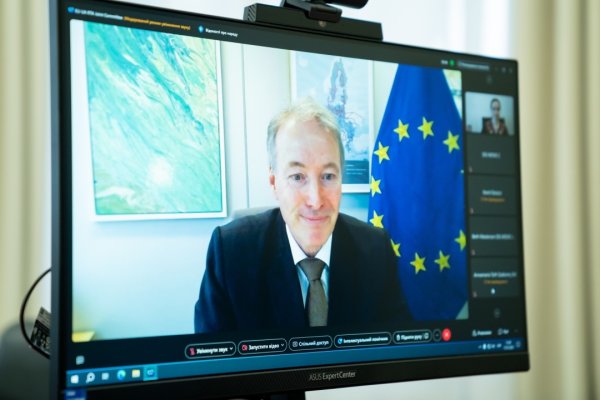 Україна та ЄС схвалили низку рішень у межах угоди про «транспортний безвіз» Україна та ЄС схвалили низку рішень у межах угоди про «транспортний безвіз»