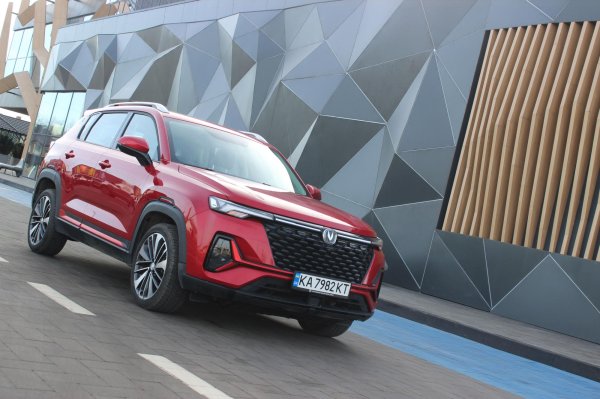 Тест-драйв Changan CS35 Plus: переваги та недоліки міського кросовера
Тест-драйв Changan CS35 Plus: переваги та недоліки міського кросовера