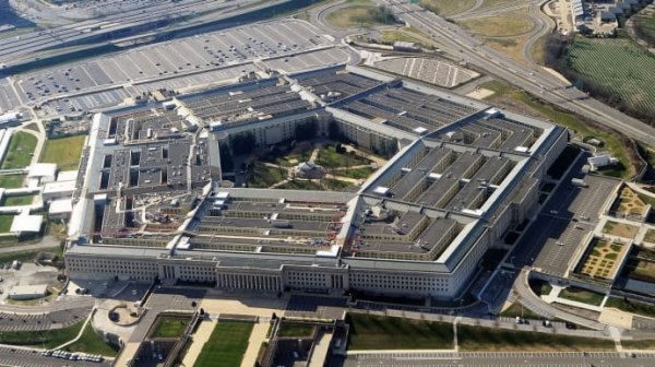 Пентагон: Приостановка программ помощи не касается поставок оружия Украине Пентагон: Приостановка программ помощи не касается поставок оружия Украине