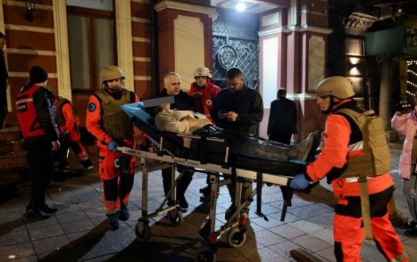 РФ обстріляла балістикою центр Одеси: що відомо на зараз
РФ обстріляла балістикою центр Одеси: що відомо на зараз