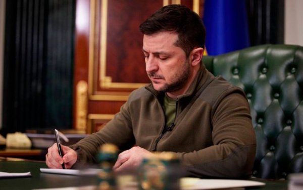Зеленський підписав закон про облік 17-річних призовників
Зеленський підписав закон про облік 17-річних призовників