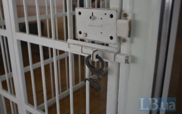 Суд відправив під варту організатора корупційної схеми під час ремонту водогону на Дніпропетровщині
Суд відправив під варту організатора корупційної схеми під час ремонту водогону на Дніпропетровщині