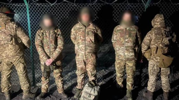 На границе с Молдовой задержали нарушителей, которые пытались притвориться военными На границе с Молдовой задержали нарушителей, которые пытались притвориться военными
