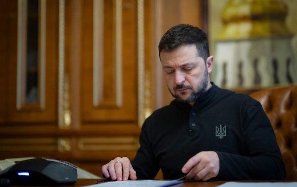 Зеленський анонсував нові санкції РНБО
Зеленський анонсував нові санкції РНБО