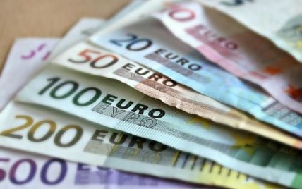 Евро вместо доллара: в НБУ рассказали, как в Украине будет происходить переход
Евро вместо доллара: в НБУ рассказали, как в Украине будет происходить переход