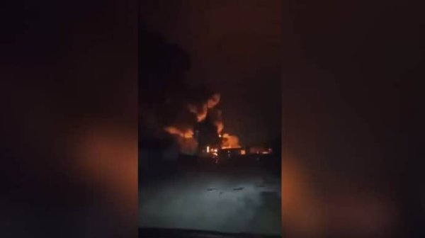 Россияне заявили об атаке БпЛА на нефтебазу в Калужской области: возник пожар Россияне заявили об атаке БпЛА на нефтебазу в Калужской области: возник пожар