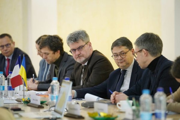 Україна та Франція обговорили подальшу співпрацю у сфері ОПК Україна та Франція обговорили подальшу співпрацю у сфері ОПК