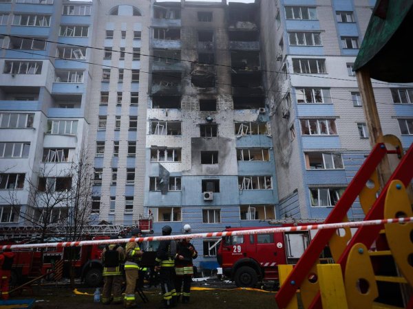 Пожежа в багатоповерхівці в Глевасі, вирва під Львовом: все про наслідки нальоту "Шахедів"
Пожежа в багатоповерхівці в Глевасі, вирва під Львовом: все про наслідки нальоту "Шахедів"
