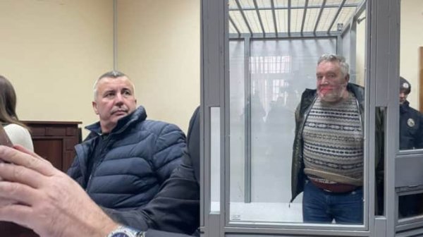 Суд отправил под арест полковника и генерала, которых подозревают в ненадлежащей обороне Харьковщины Суд отправил под арест полковника и генерала, которых подозревают в ненадлежащей обороне Харьковщины