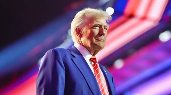 Трамп заявил, что готов к новым санкциям против России Трамп заявил, что готов к новым санкциям против России