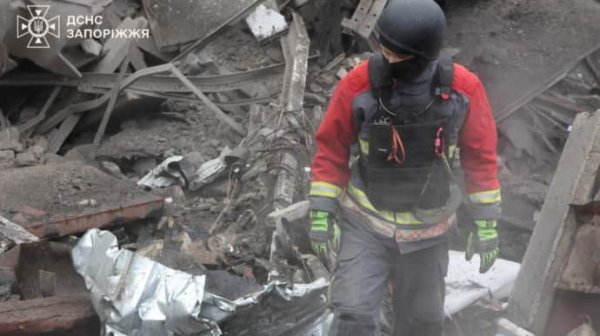 В Запорожье достали тело еще одного погибшего в результате удара 18 января В Запорожье достали тело еще одного погибшего в результате удара 18 января